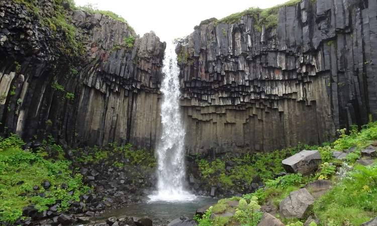 Wasserfall Svartifoss kl